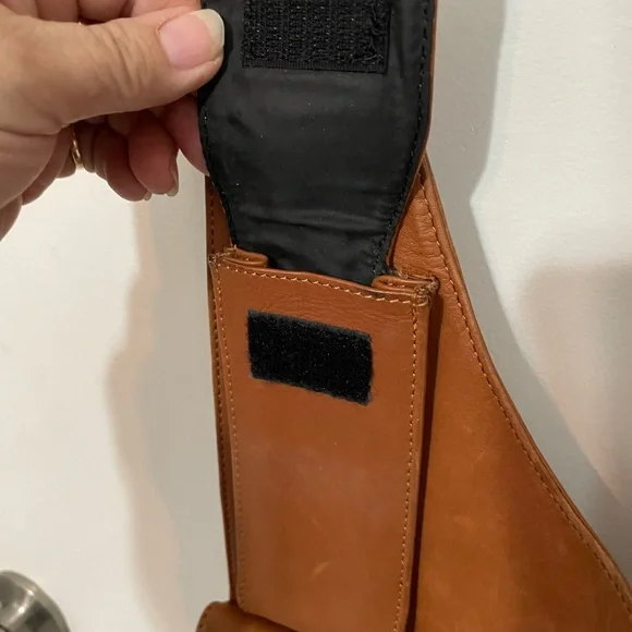 Vintage 90’s Essa Genuine Leather Camel Brown Crossbody Satchel Chest Bag - Picture 6 of 12